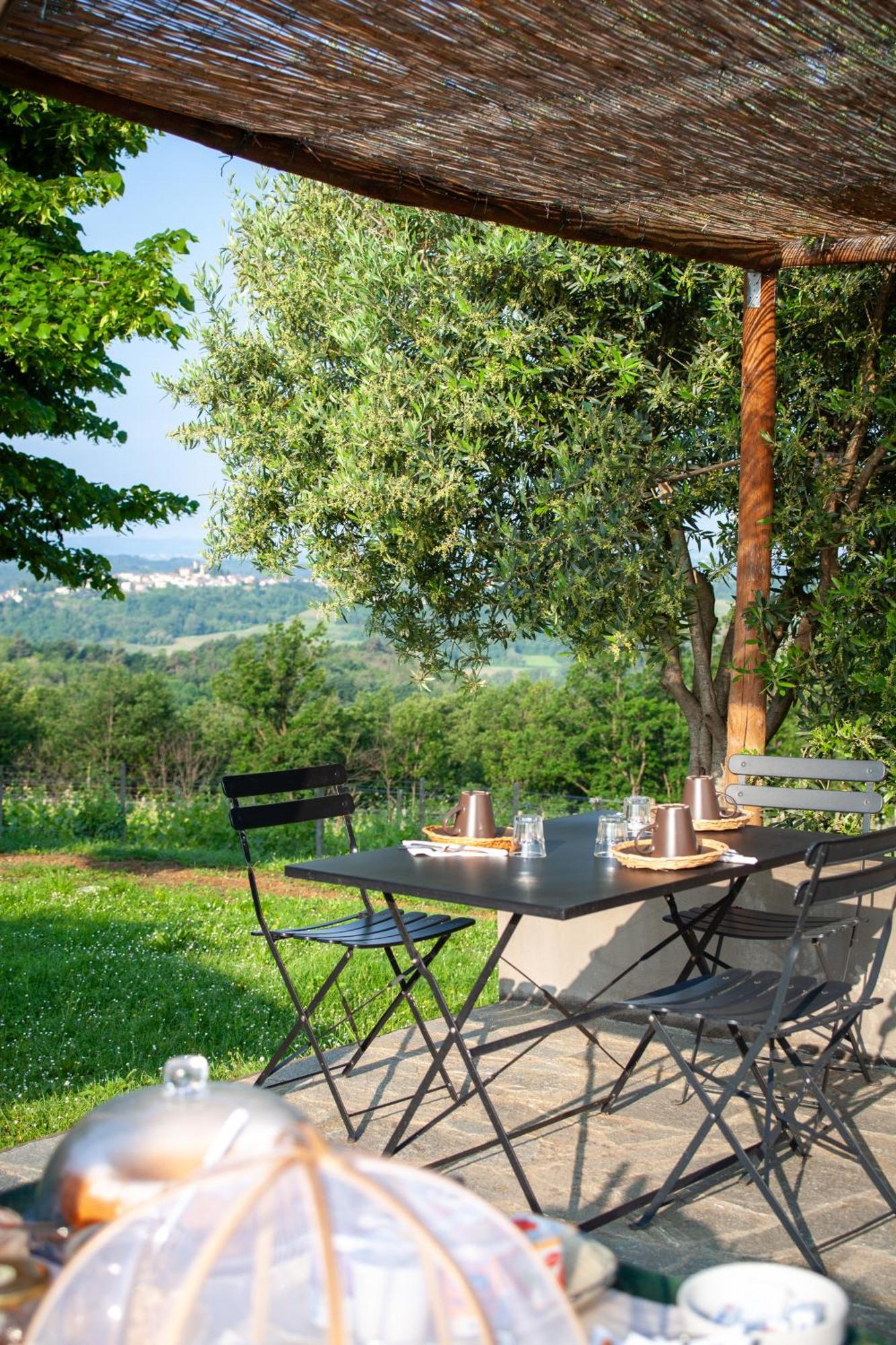 B&B Il Poggio Di Gavi Bagian luar foto